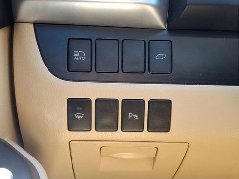 Used 2019 Toyota Highlander Limited AWD/4WD image 16