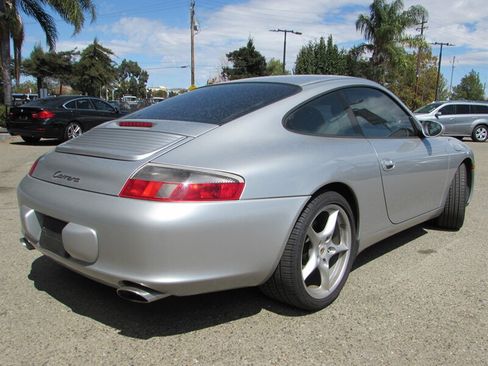 Used 2002 Porsche 911 Carrera RWD image 7