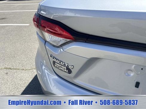 Used 2024 Toyota Corolla LE FWD image 5