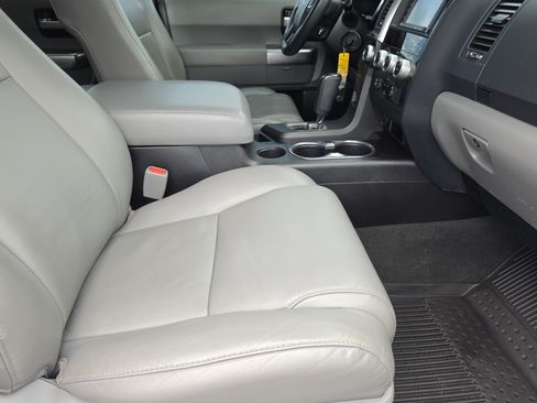 Used 2019 Toyota Sequoia Limited w/ Safety & Convenience Package RWD image 15