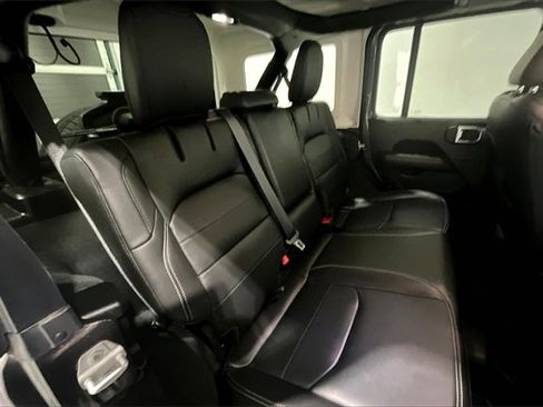 Used 2022 Jeep Wrangler Unlimited Sahara w/ Cold Weather Group image 25