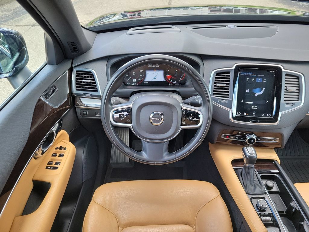 Used 2019 Volvo XC90 T6 Momentum w/ Protection Package Premier AWD/4WD image 12