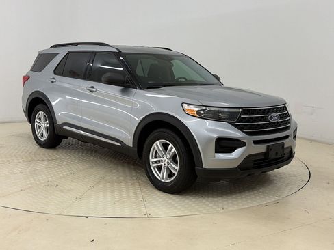 Certified 2021 Ford Explorer XLT w/ Class III Trailer Tow Package AWD/4WD image 7