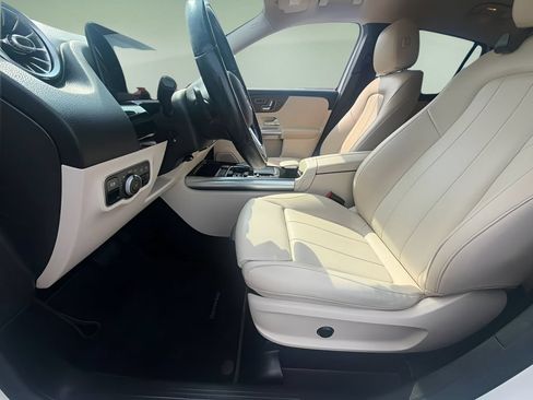 Used 2021 Mercedes-Benz GLA 250 4MATIC image 9