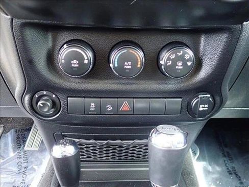 Used 2014 Jeep Wrangler Unlimited Sport w/ Quick Order Package 24S AWD/4WD image 18