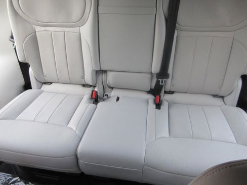 Used 2024 Land Rover Range Rover Sport SE image 41