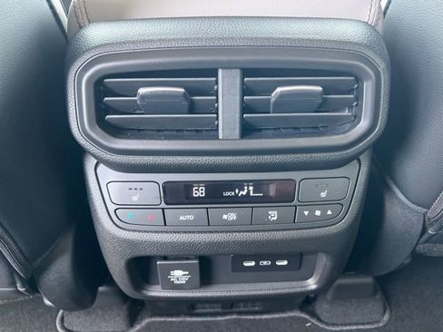 Used 2025 Honda Pilot Elite image 10