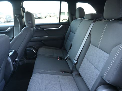 Used 2025 GMC Acadia Elevation image 16