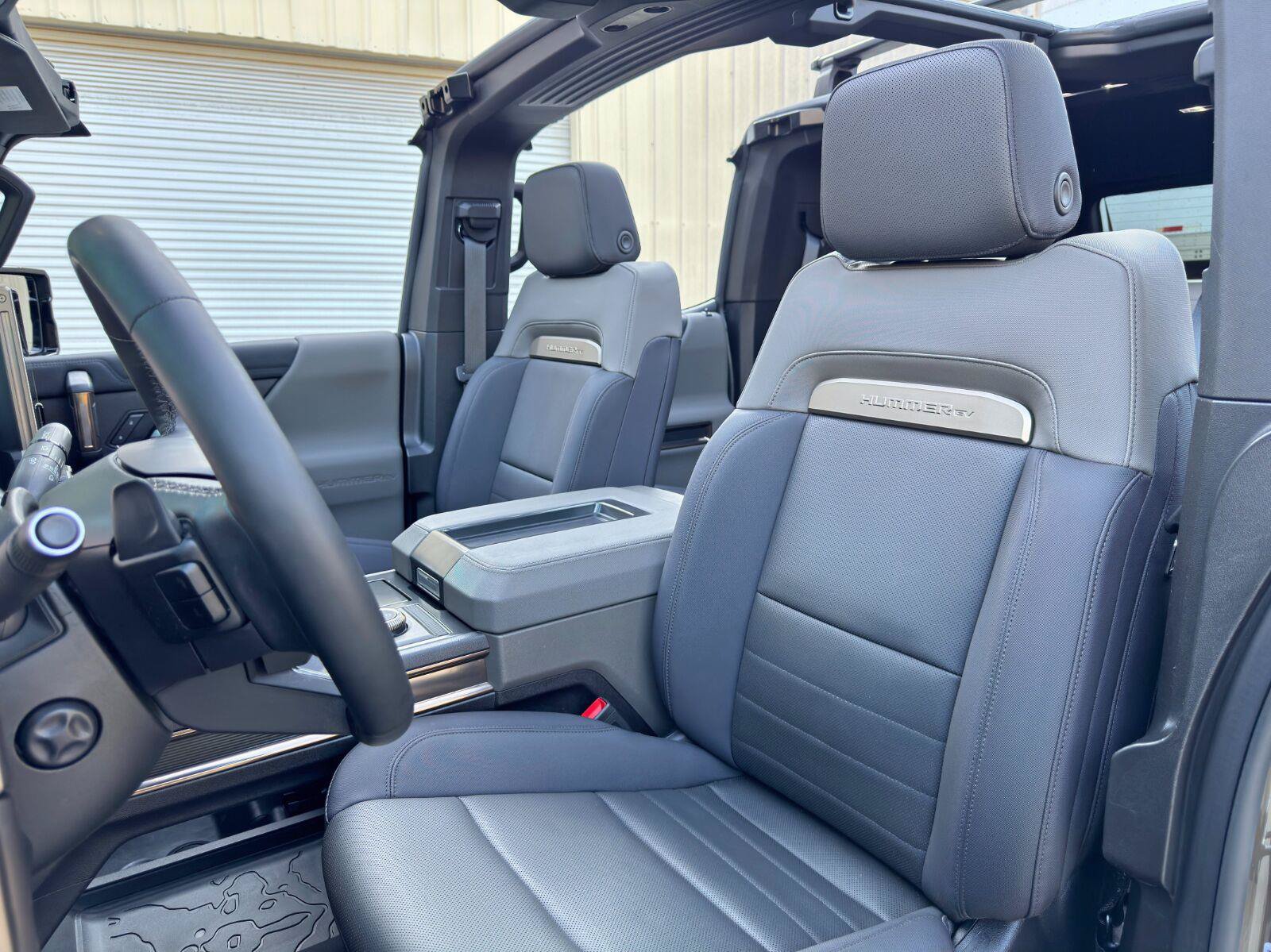 Used 2025 GMC Hummer EV 3X w/ LPO, Roof Cross Rail Package AWD/4WD image 45
