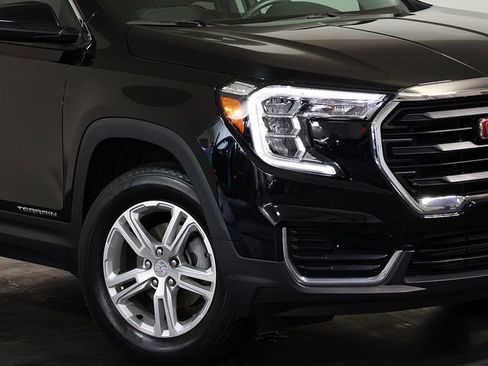 Used 2023 GMC Terrain SLE AWD/4WD image 8