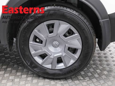 Used 2025 Nissan Kicks S image 33