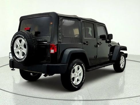 Used 2017 Jeep Wrangler Unlimited Sport w/ Connectivity Group AWD/4WD image 5