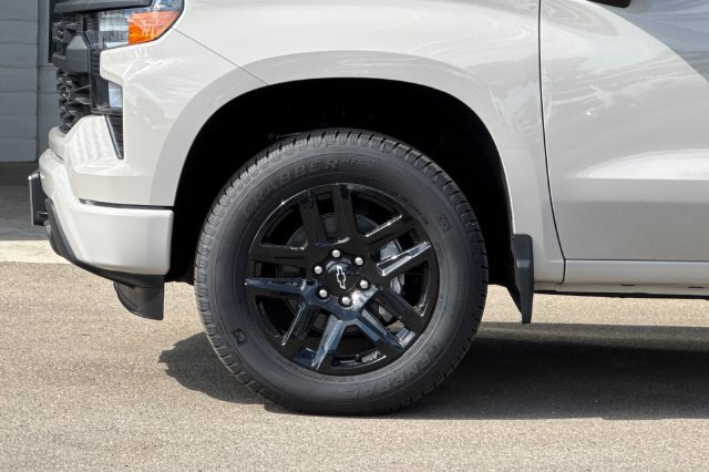 New 2026 Chevrolet Silverado 1500 Custom w/ LPO, Dark Essentials Package AWD/4WD image 38