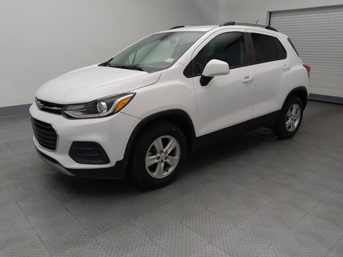 Used 2022 Chevrolet Trax LT w/ Driver Confidence Package AWD/4WD image 2