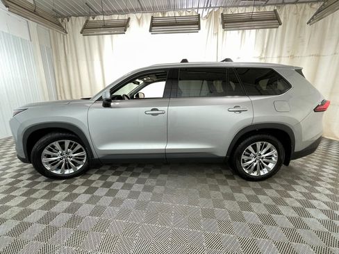 Used 2024 Toyota Grand Highlander XLE image 23