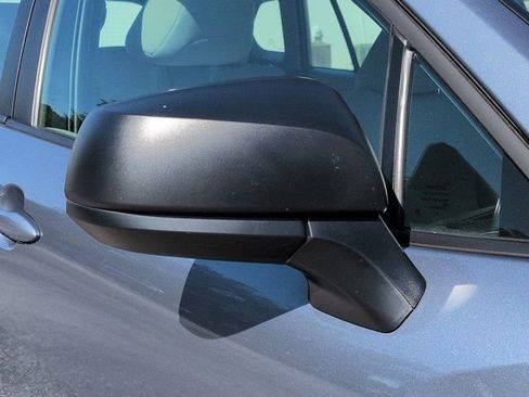 Used 2025 Toyota Corolla Cross L FWD image 11