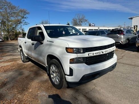 Used 2020 Chevrolet Silverado 1500 Custom w/ Custom Value Package image 1