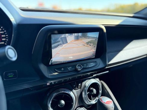 Used 2017 Chevrolet Camaro SS image 16