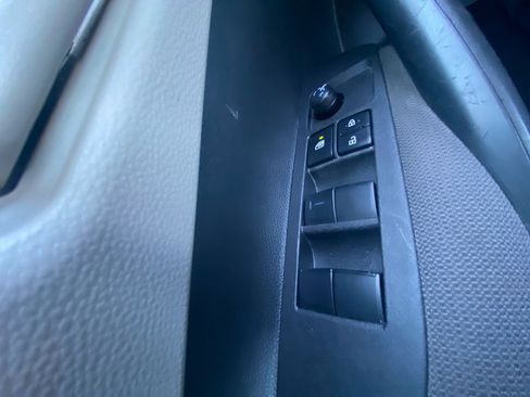 Used 2025 Toyota Corolla LE FWD image 12