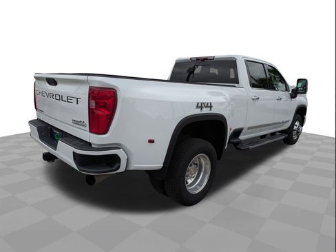 Certified 2024 Chevrolet Silverado 3500 High Country w/ Technology Package image 4