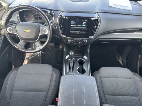Used 2018 Chevrolet Traverse LT image 9