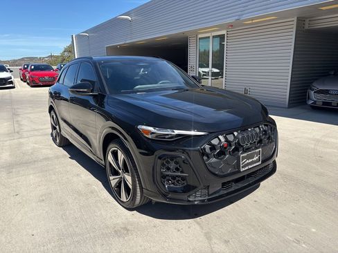 New 2025 Audi SQ5 Premium Plus image 3