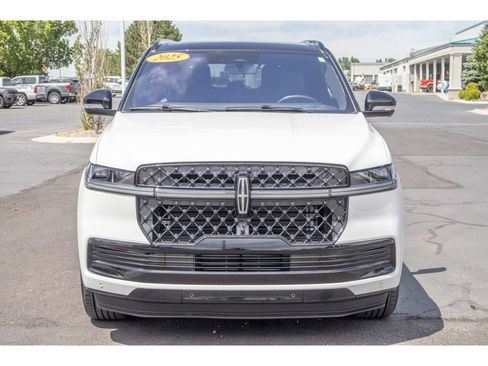 Used 2025 Lincoln Navigator Black Label AWD/4WD image 8