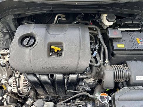 Used 2025 Kia Soul LX w/ LX Technology Package FWD image 30
