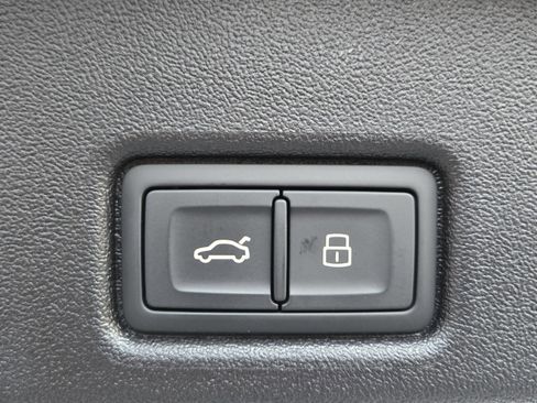 New 2025 Audi Q5 Premium Plus image 18