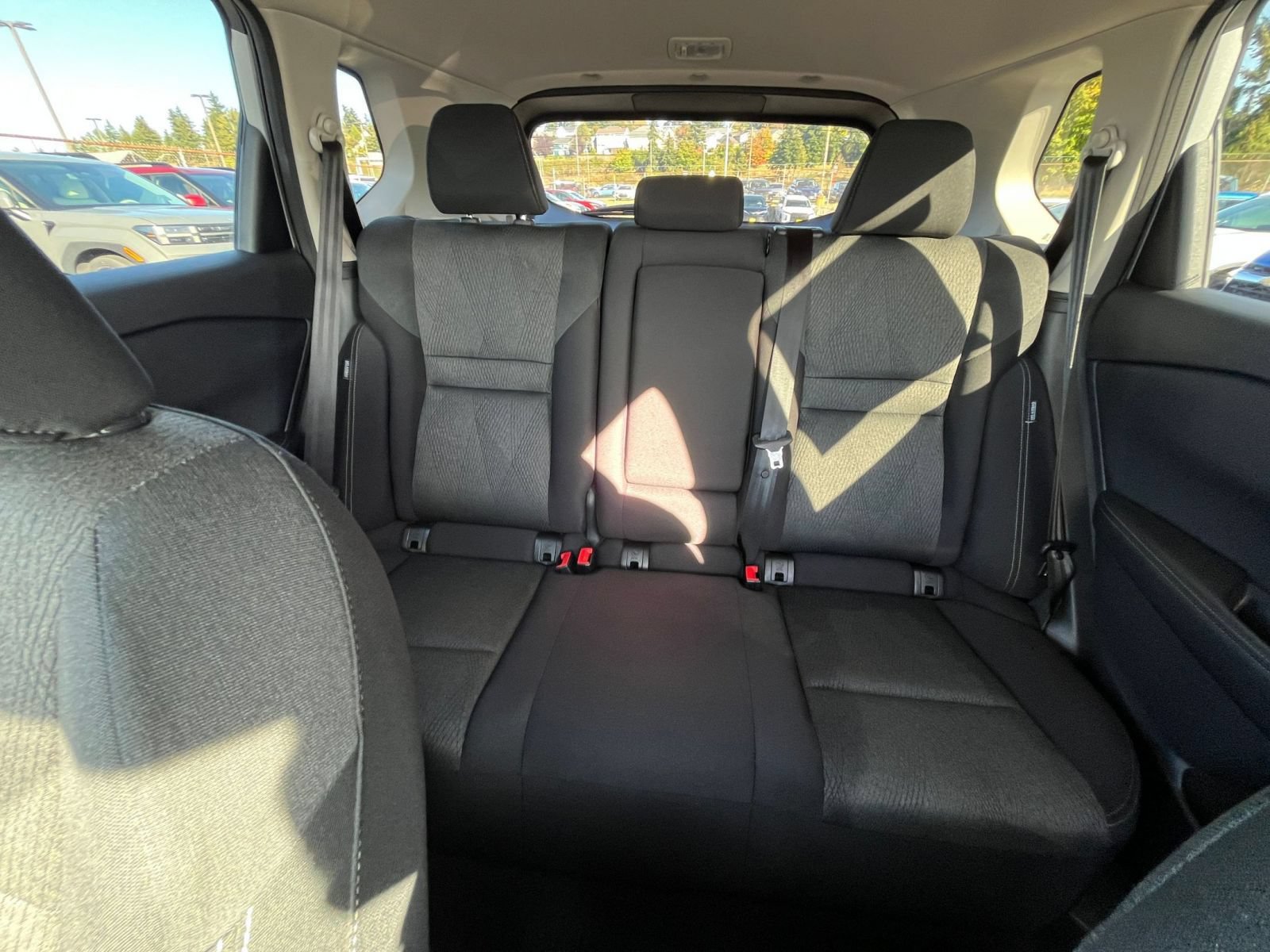 Used 2025 Nissan Rogue SV AWD/4WD image 39