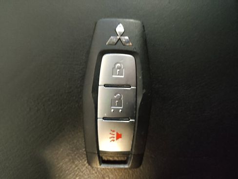 Used 2022 Mitsubishi Outlander ES AWD/4WD image 32