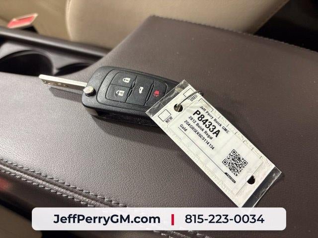 Used 2012 Buick Regal Leather FWD image 26