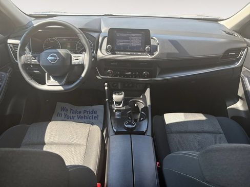 Used 2025 Nissan Rogue SV AWD/4WD image 10