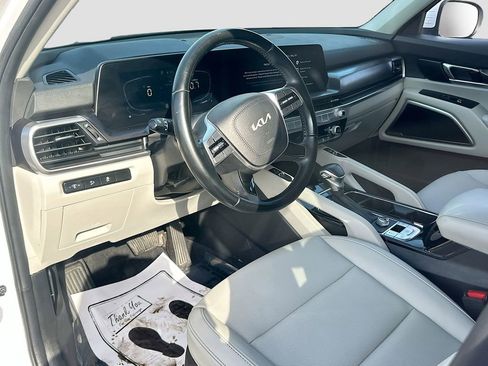 Used 2024 Kia Telluride S w/ S Sunroof Package FWD image 9