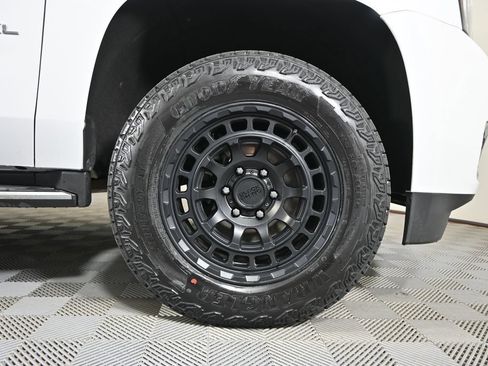 Used 2018 GMC Yukon XL SLT AWD/4WD image 11
