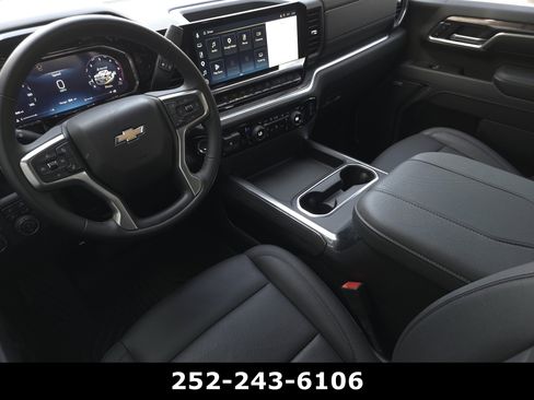 Used 2026 Chevrolet Silverado 2500 LTZ w/ LTZ Premium Package image 14