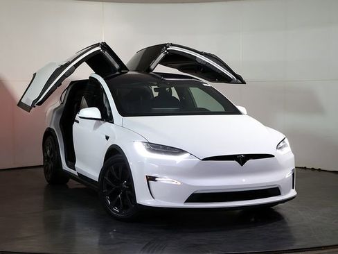 Used 2023 Tesla Model X AWD/4WD image 13