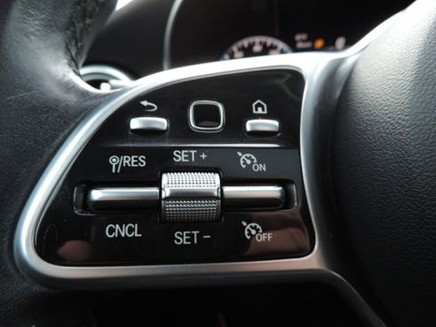 Used 2021 Mercedes-Benz GLC 300 image 30