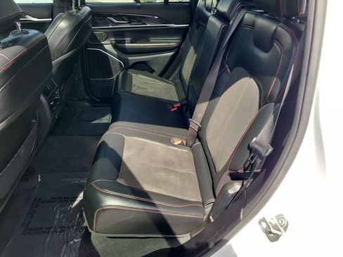 Used 2022 Jeep Grand Cherokee Trailhawk w/ Luxury Tech Group III image 28