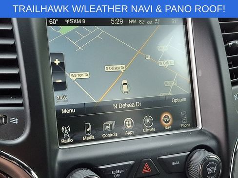Used 2017 Jeep Grand Cherokee Trailhawk w/ Trailhawk Luxury Group AWD/4WD image 17