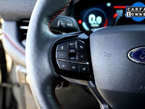 Used 2025 Ford Explorer ST-Line w/ ST-Line Street Pack image 16