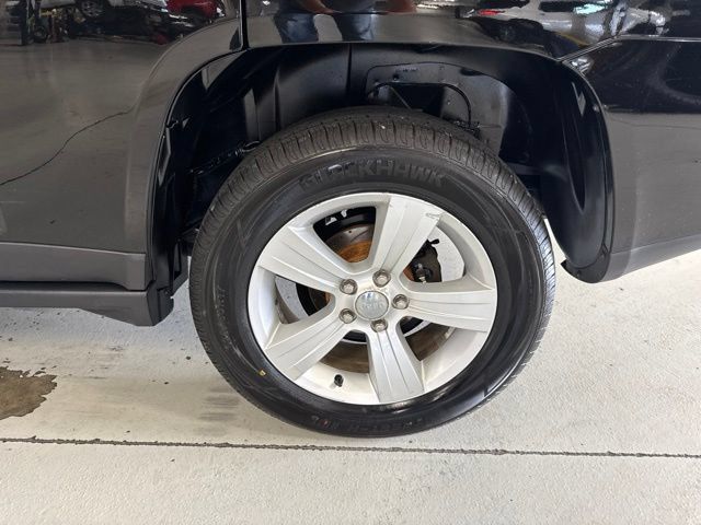 Used 2016 Jeep Compass Latitude w/ Sun/Sound Group AWD/4WD image 35