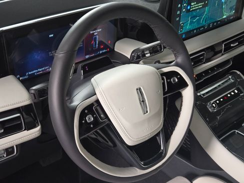 New 2026 Lincoln Aviator Black Label w/ Dynamic Handling Package AWD/4WD image 25