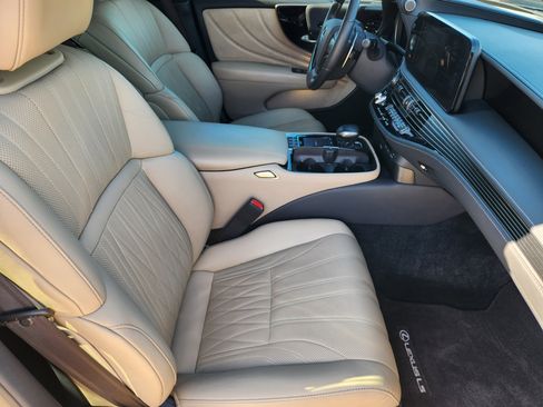 Used 2022 Lexus LS 500 image 18