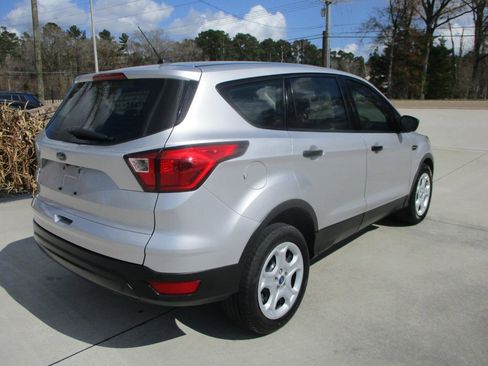 Used 2019 Ford Escape S image 10