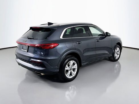 Used 2025 Audi Q5 Premium w/ Convenience Package image 9