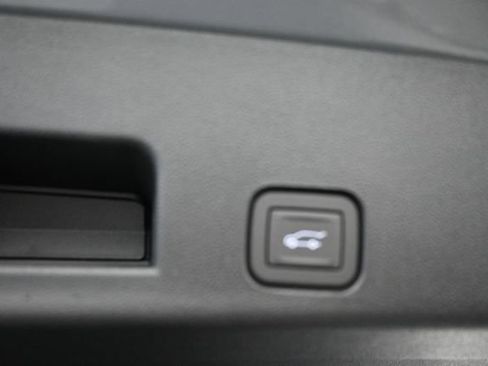 New 2026 Chevrolet Traverse RS w/ LPO, Floor Liner Package FWD image 9