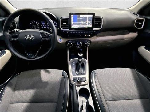 Used 2020 Hyundai Venue FWD image 16