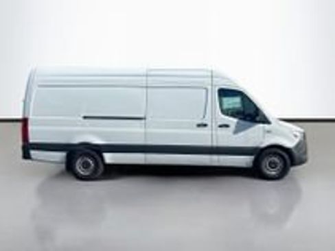 New 2025 Mercedes-Benz eSprinter 170 Cargo image 3