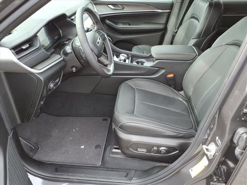 New 2026 Jeep Grand Cherokee Limited Reserve image 11